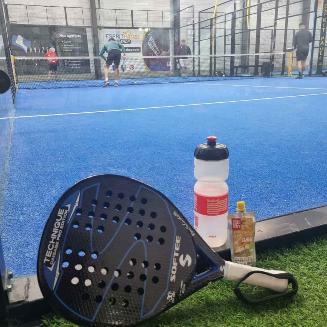 Nutrition sportive Mulebar dans un centre de padel