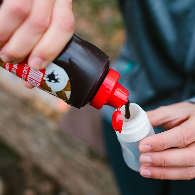 La fiole en Silicone Mulebar est très facile à remplir